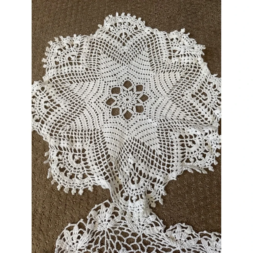 Vintage White Hand Crochet Lace Doily Set 2 Piece Round Floral Starburst 21